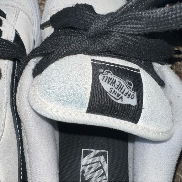 Vans Knu Skool Suede Sneakers - Picture 7 of 13